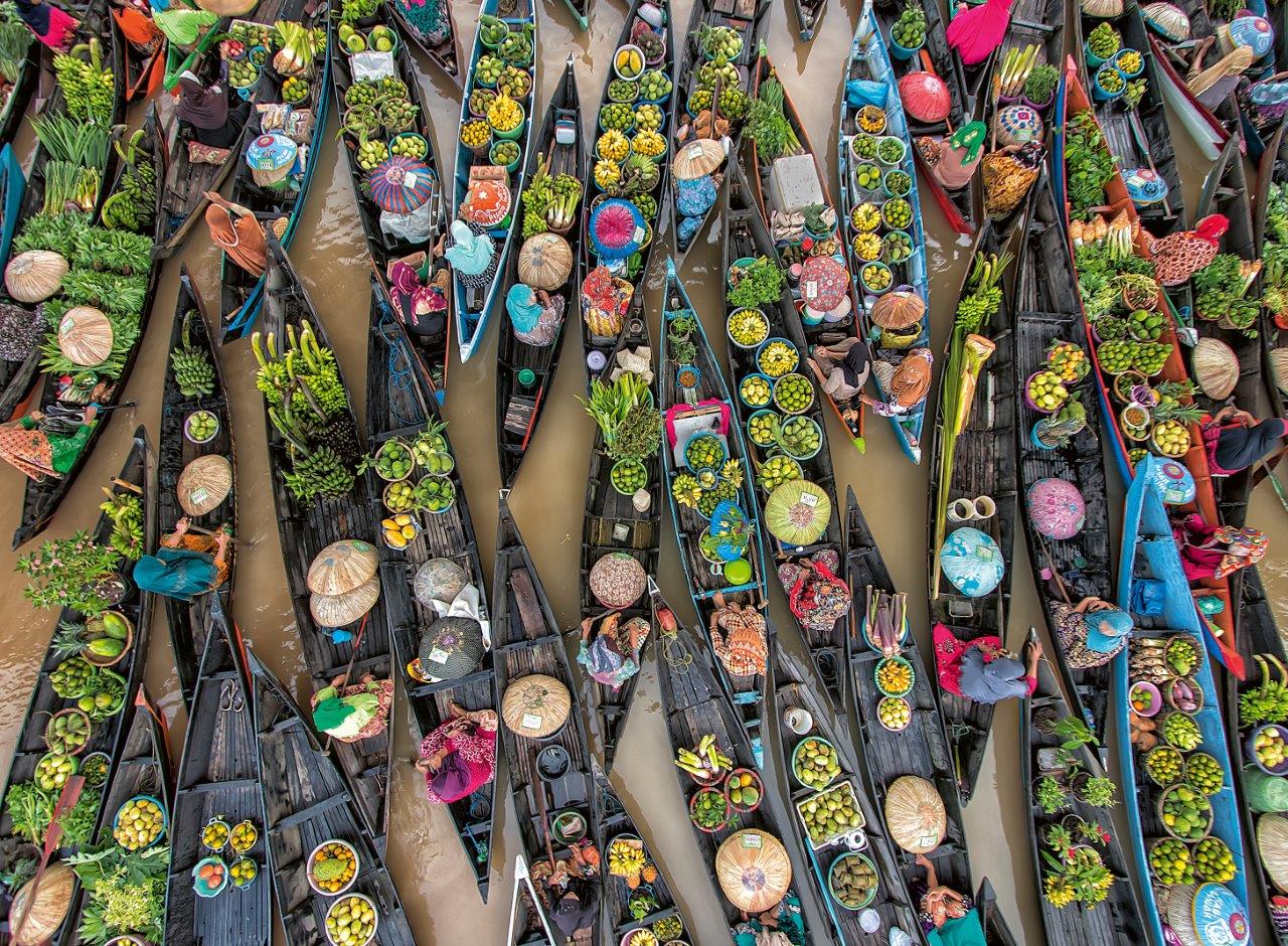 Ravensburger Floating Market Indonesia 500 Piece Jigsaw Puzzle