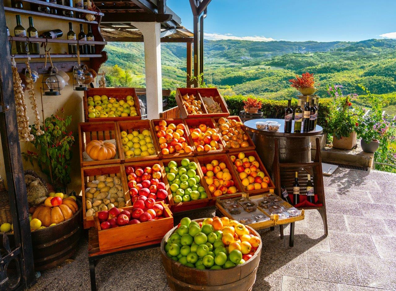 Ravensburger Fruit Market Croatia 500 Piece Puzzle