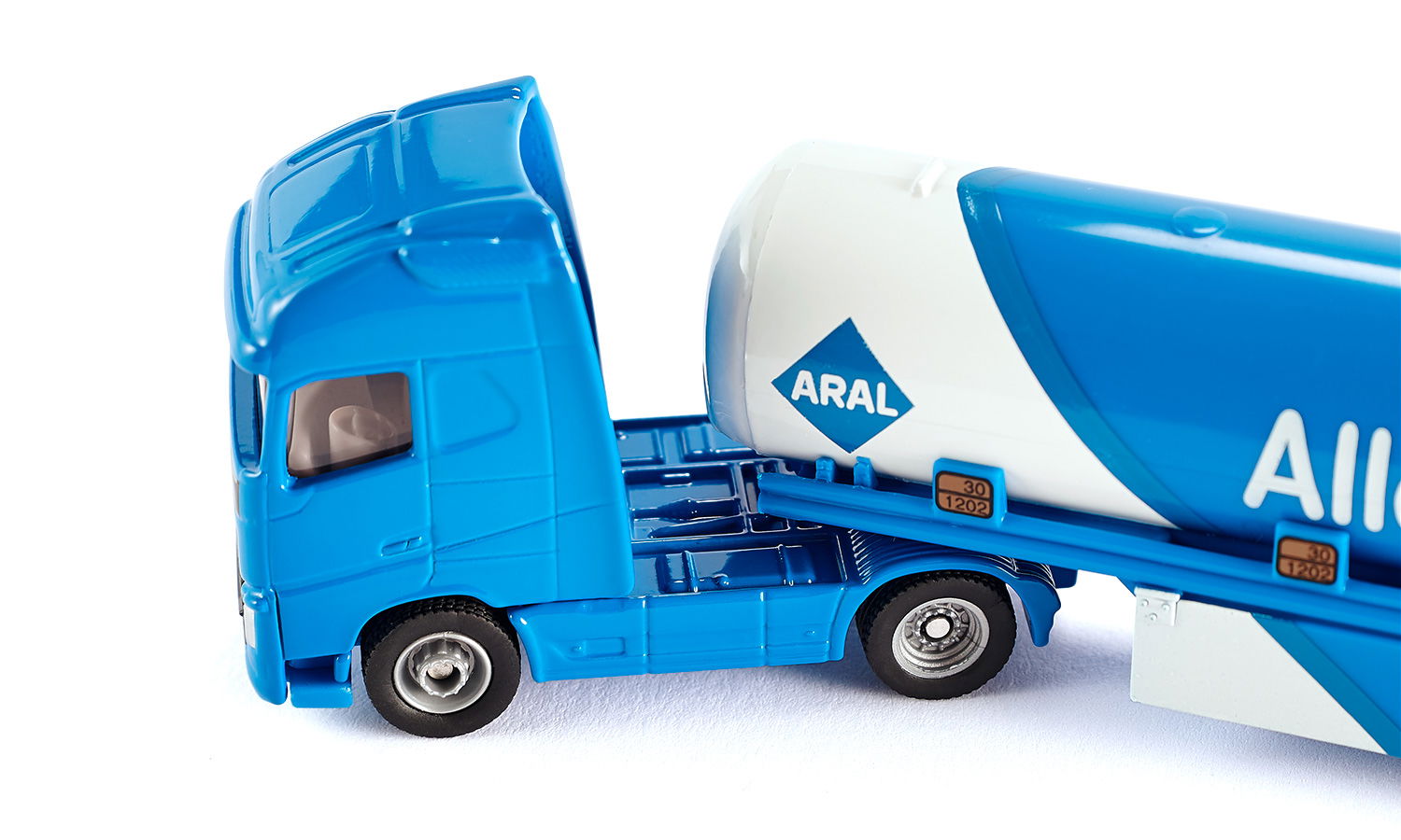 1:87 Aral Tanker With Trailer