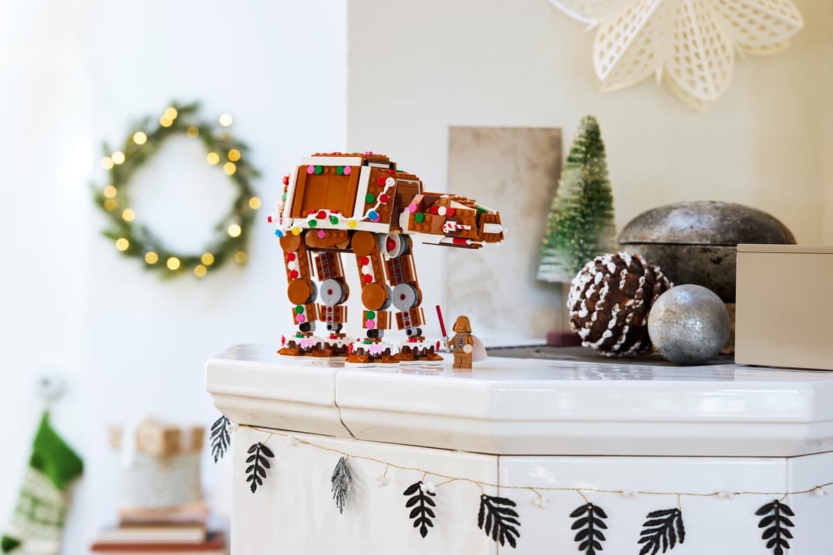 LEGO Star Wars Gingerbread AT-AT Walker Building Set 40806