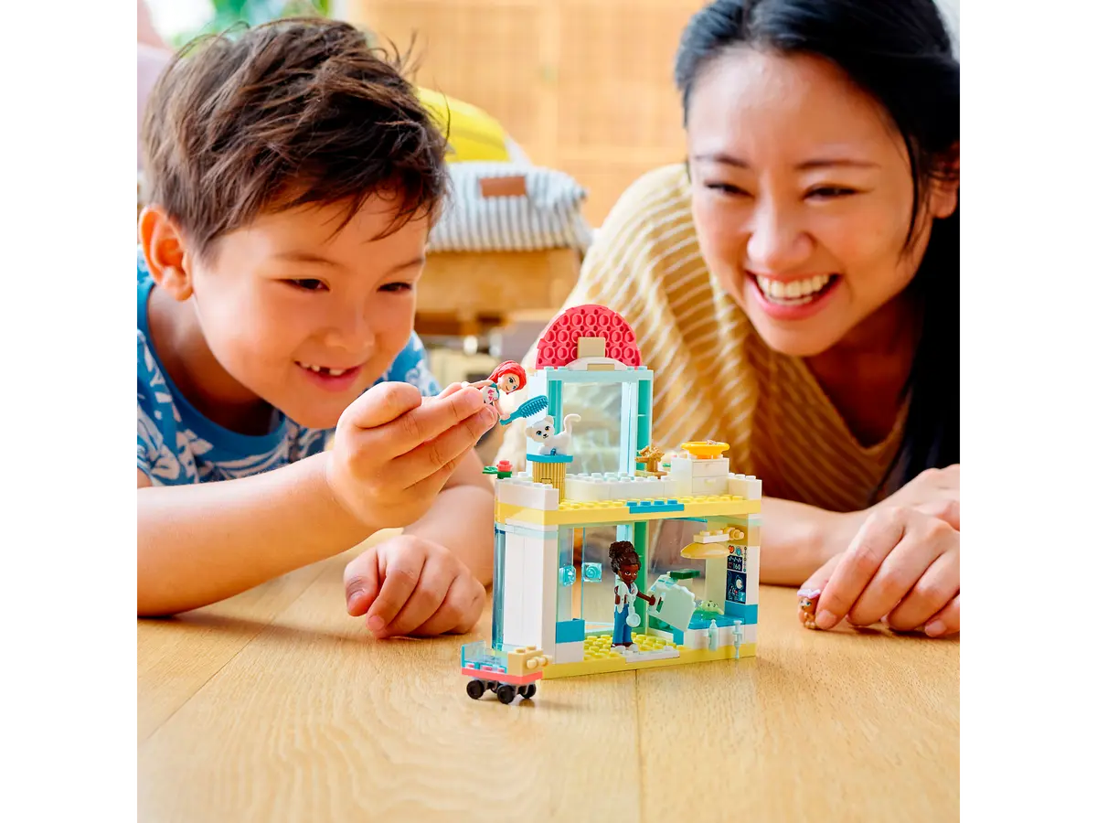 LEGO Friends Pet Clinic 41695