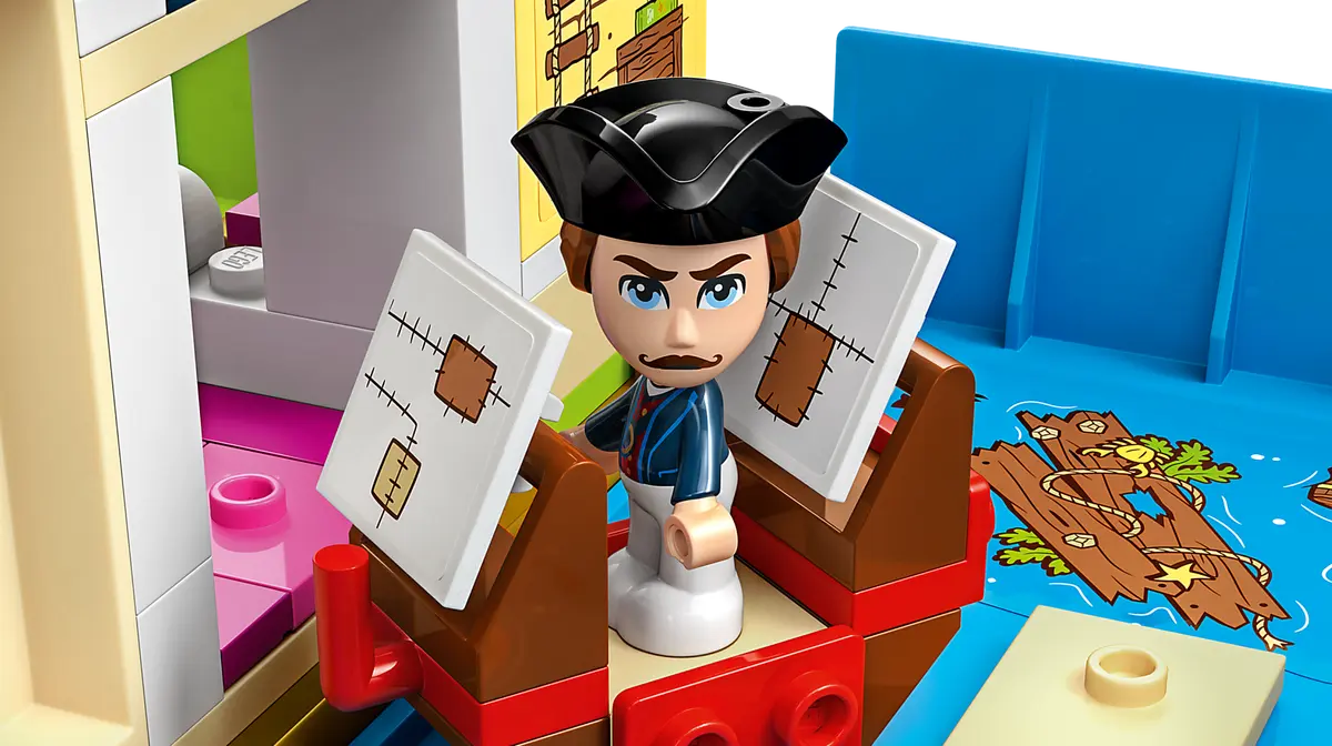 LEGO Disney Peter Pan & Wendy's Storybook Adventure 43220