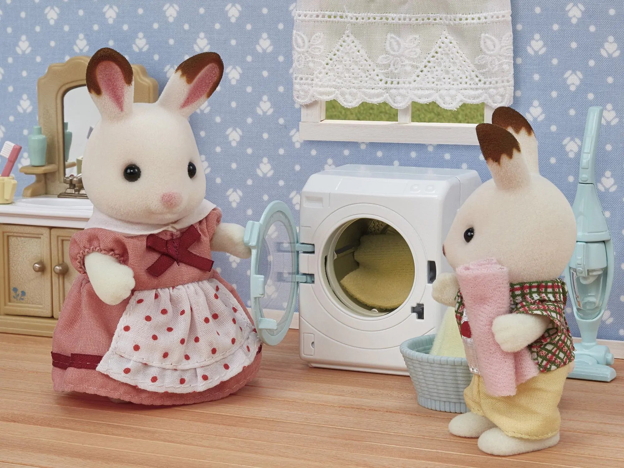 Sylvanian Families Laundry & Vacuum Cleaner
