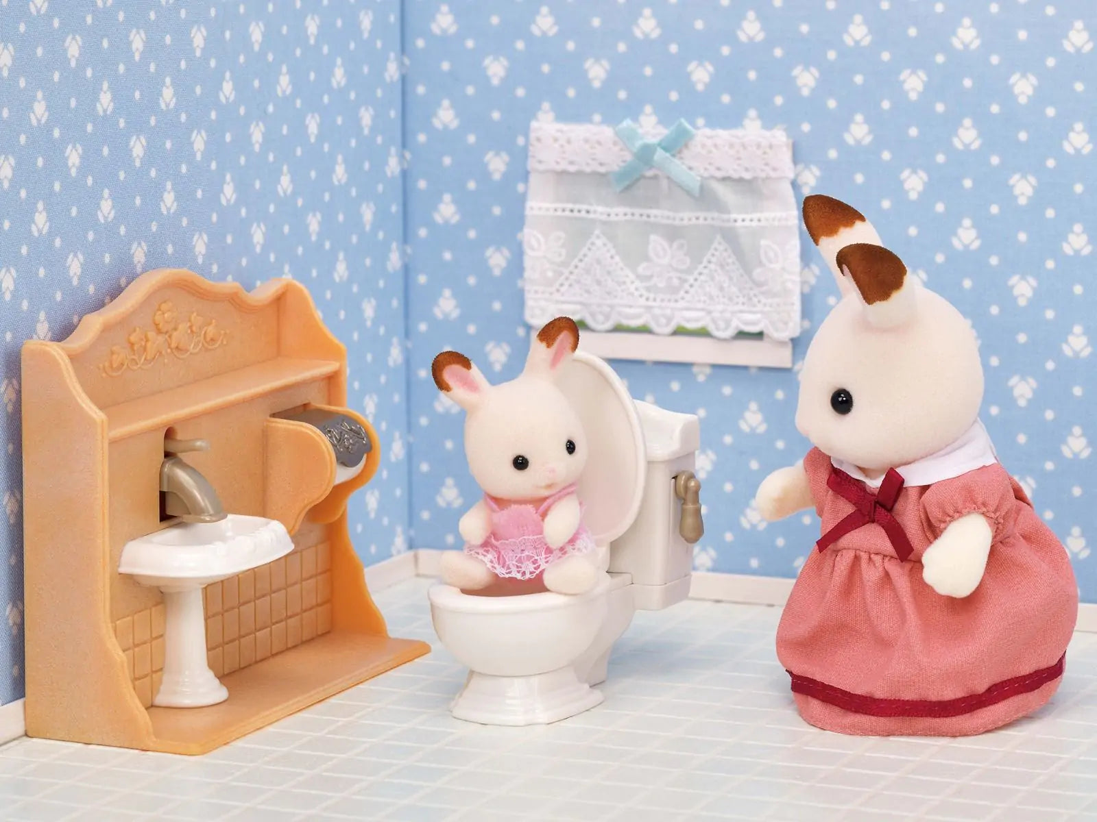 Sylvanian Families Playful Starter Furniture Set