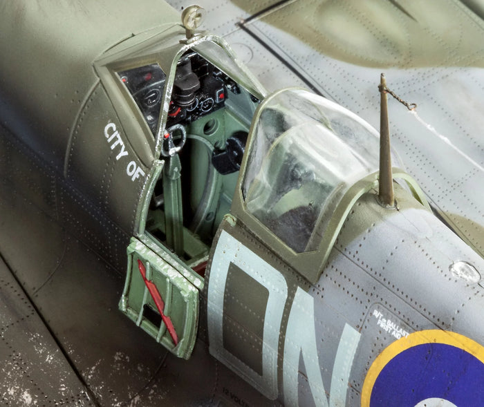 Revell Model Set Supermarine Spitfire Mk.IXc Plastic Model Kit