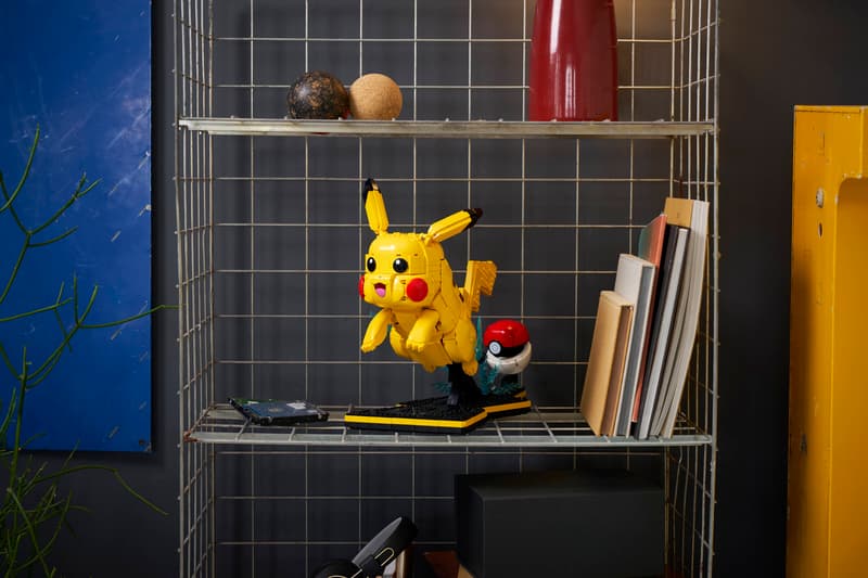 LEGO Pokémon Pikachu and Poké Ball Model Kit set 72152