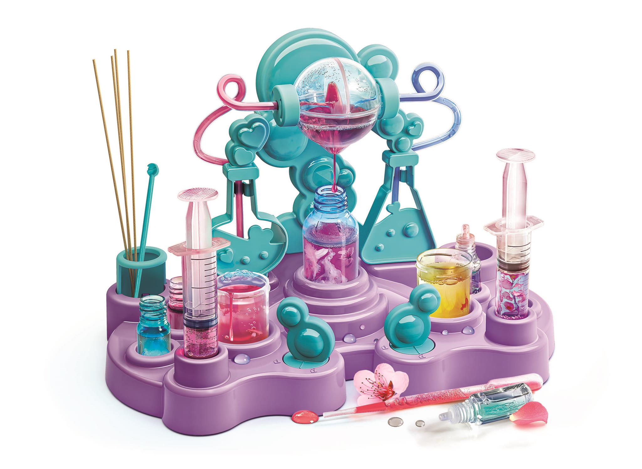 Deluxe Cosmetics Maker Studio