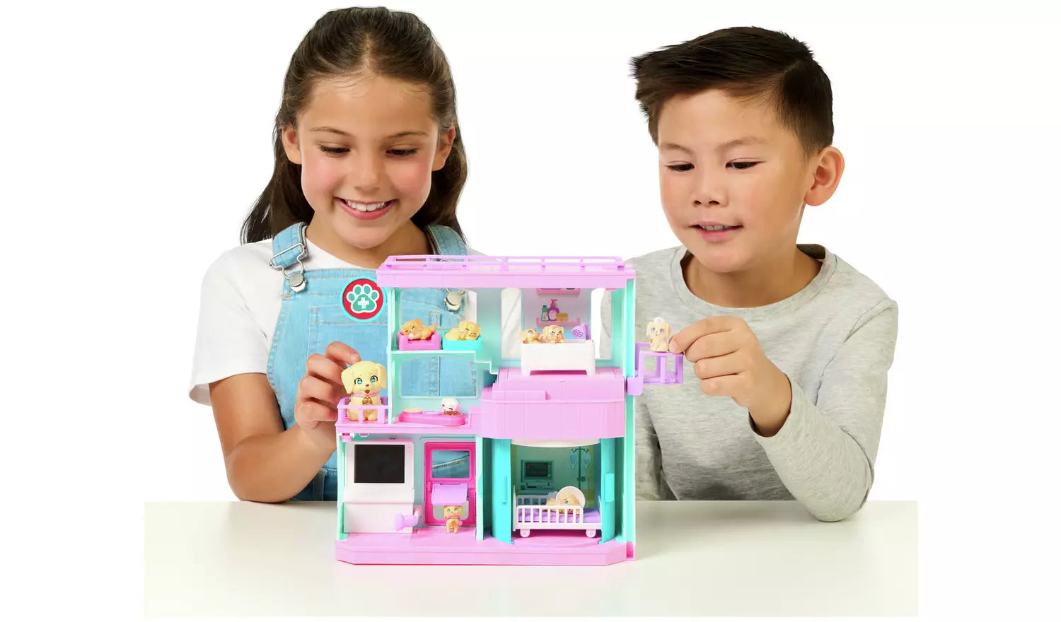 Little Live Pets Mama Surprise Baby Care Clinic