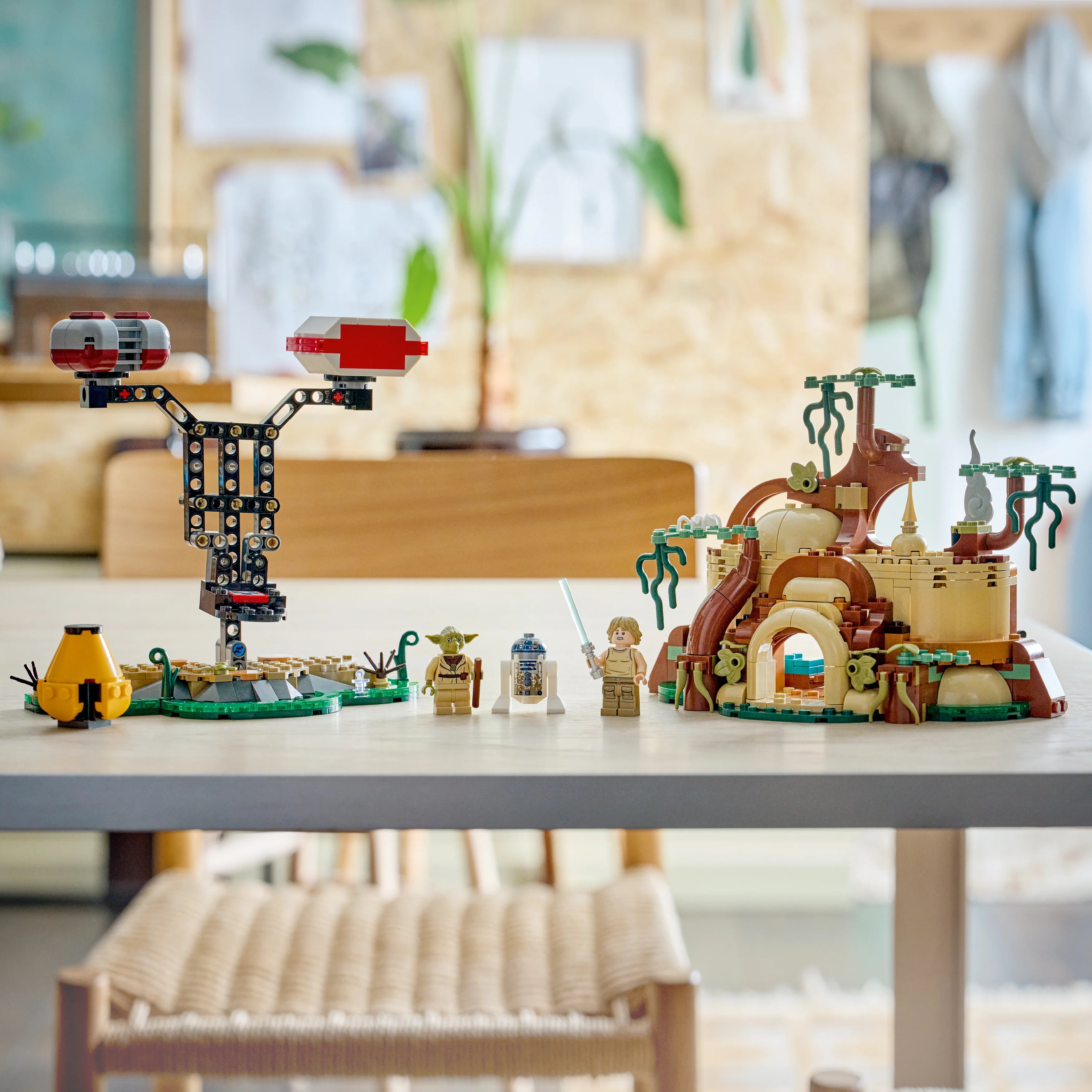 LEGO Star Wars SMART Play: Yoda’s Hut and Jedi Training 75422