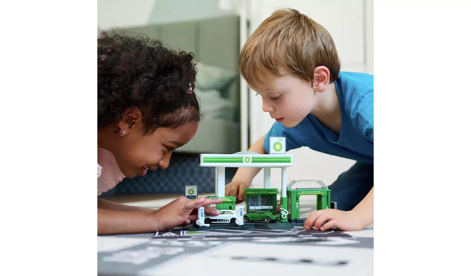 Majorette BP Petrol Station Playset