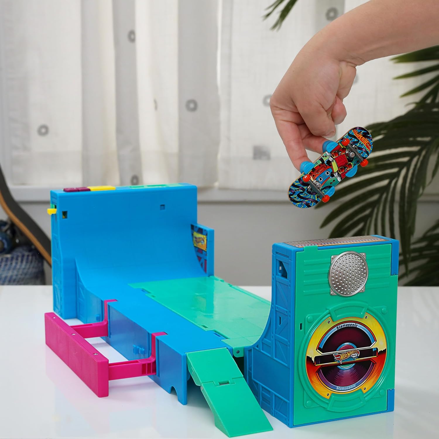 Hot Wheels Skate Boombox Skate Park