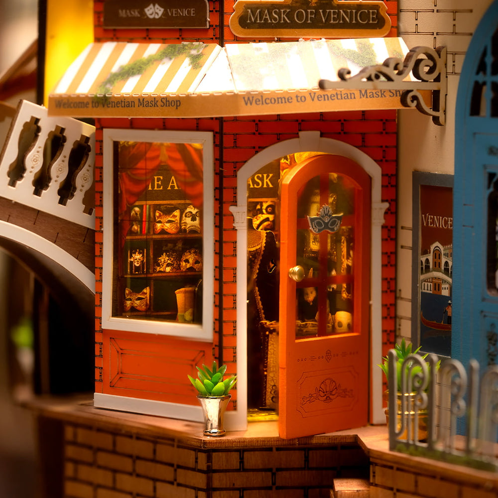 Rolife Romantic Venice DIY Book Nook Kit