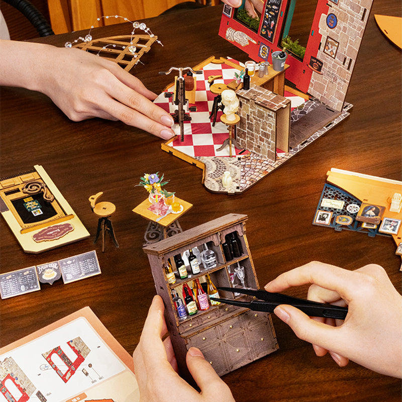 Henry's Chocolate DIY miniature house