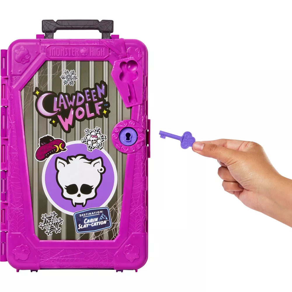Monster High Skullmate Secrets Cabin Slay-cation Clawdeen Wolf