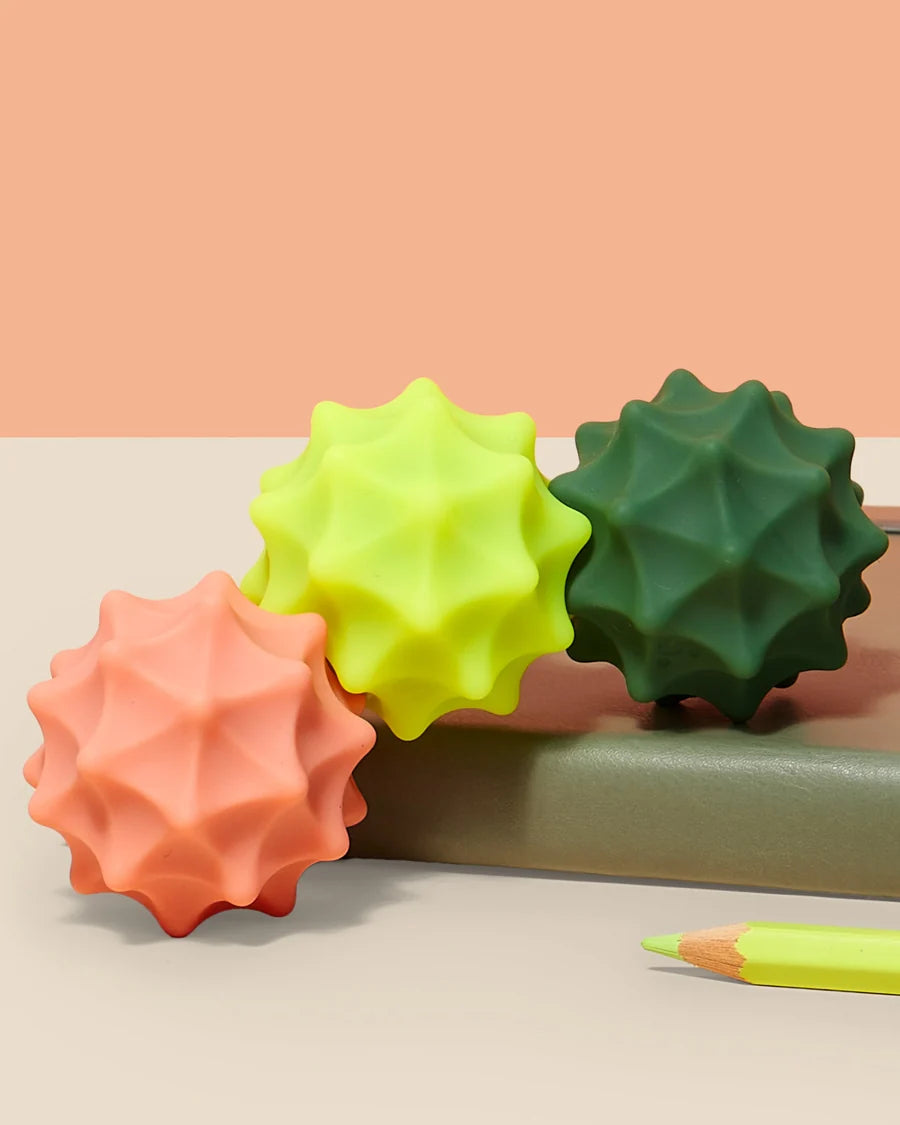 Speks Odds Magnetic Fidget Toy 3 Pack Vivid Green Spurs