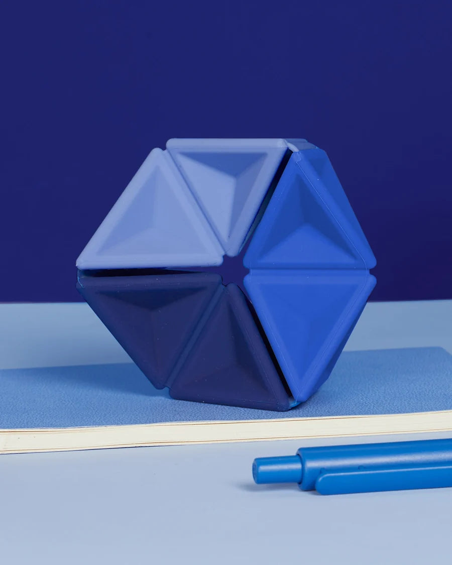Speks Pivot Magnetic Fidget Toy Navy