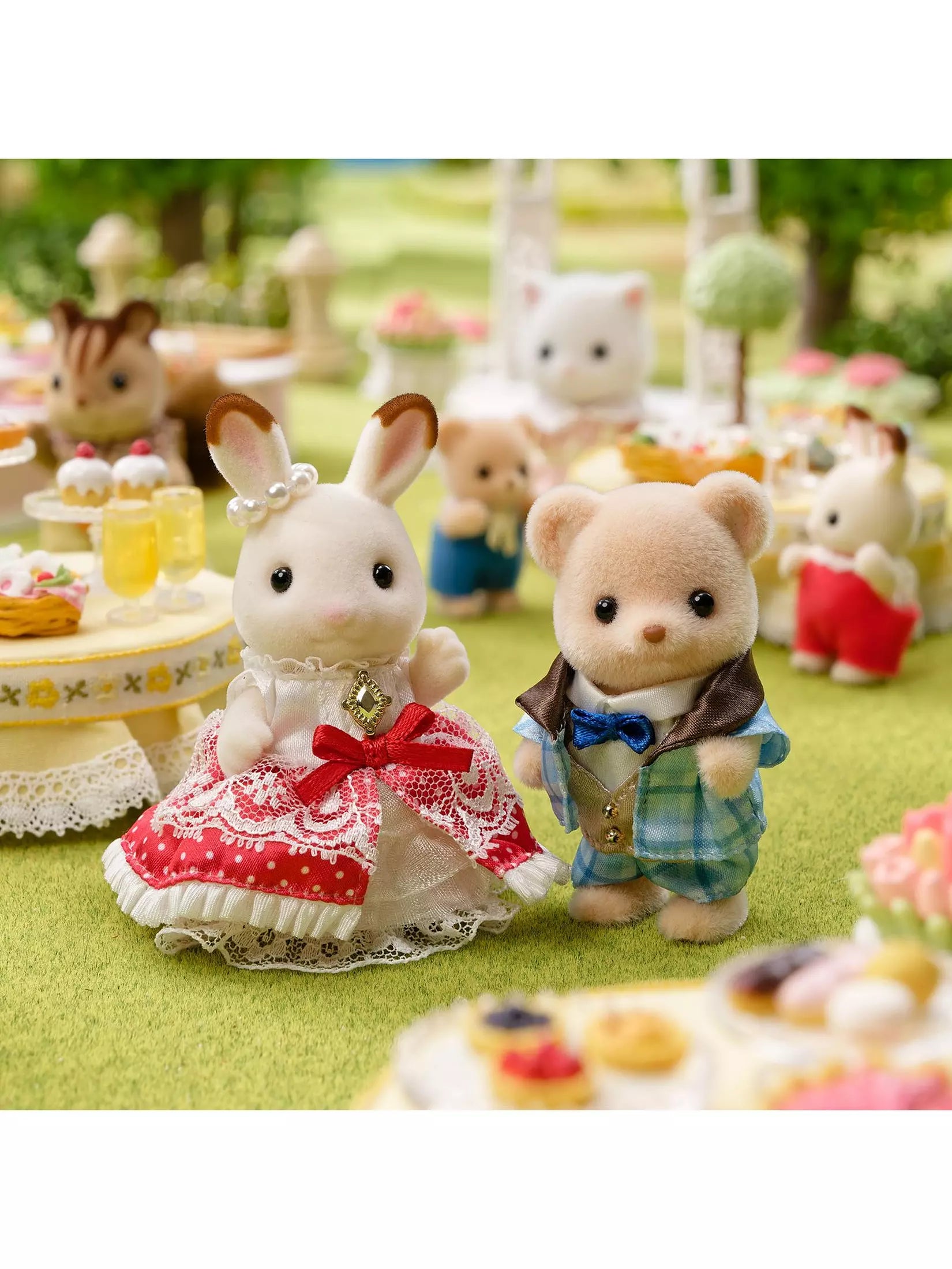 Sylvanian Families Anniversary Friends Set: Freya & Theo