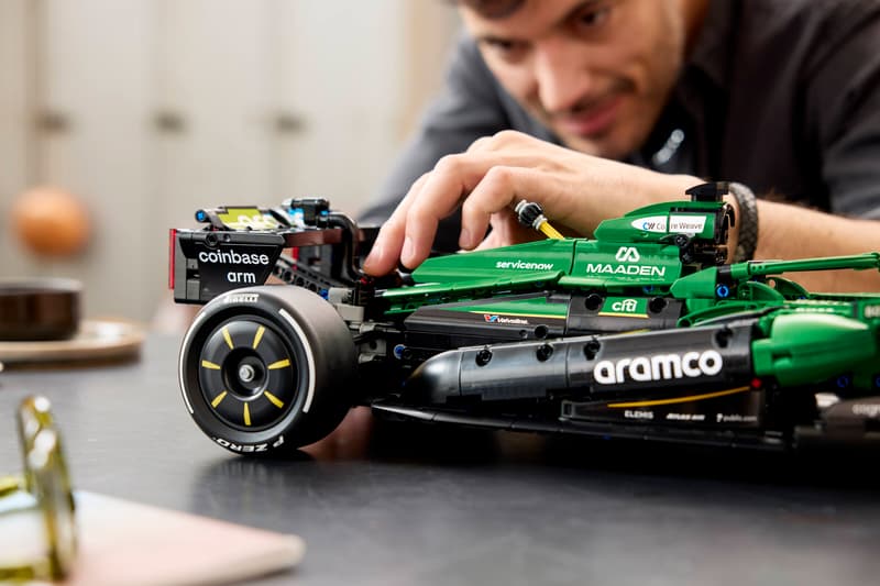 LEGO Technic Aston Martin Aramco AMR25 F1® Car