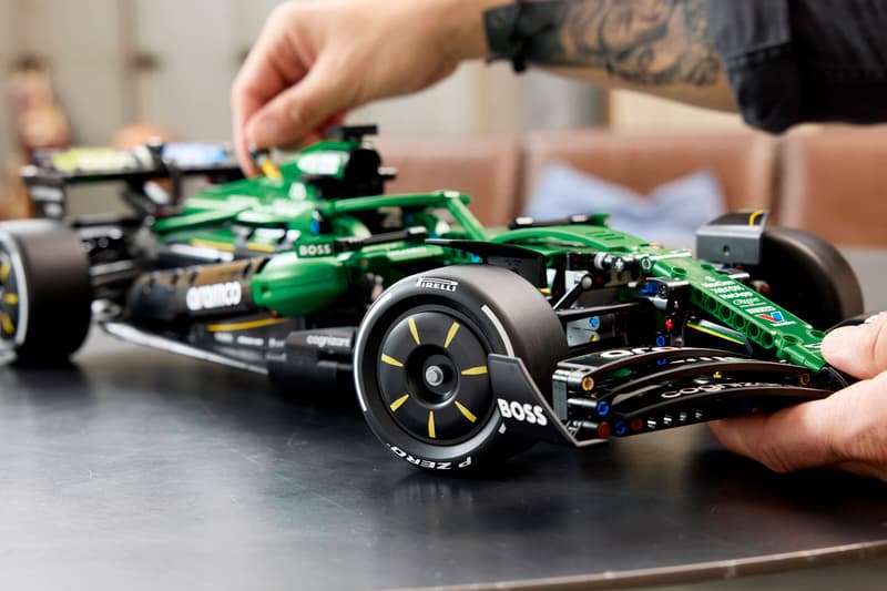 LEGO Technic Aston Martin Aramco AMR25 F1® Car
