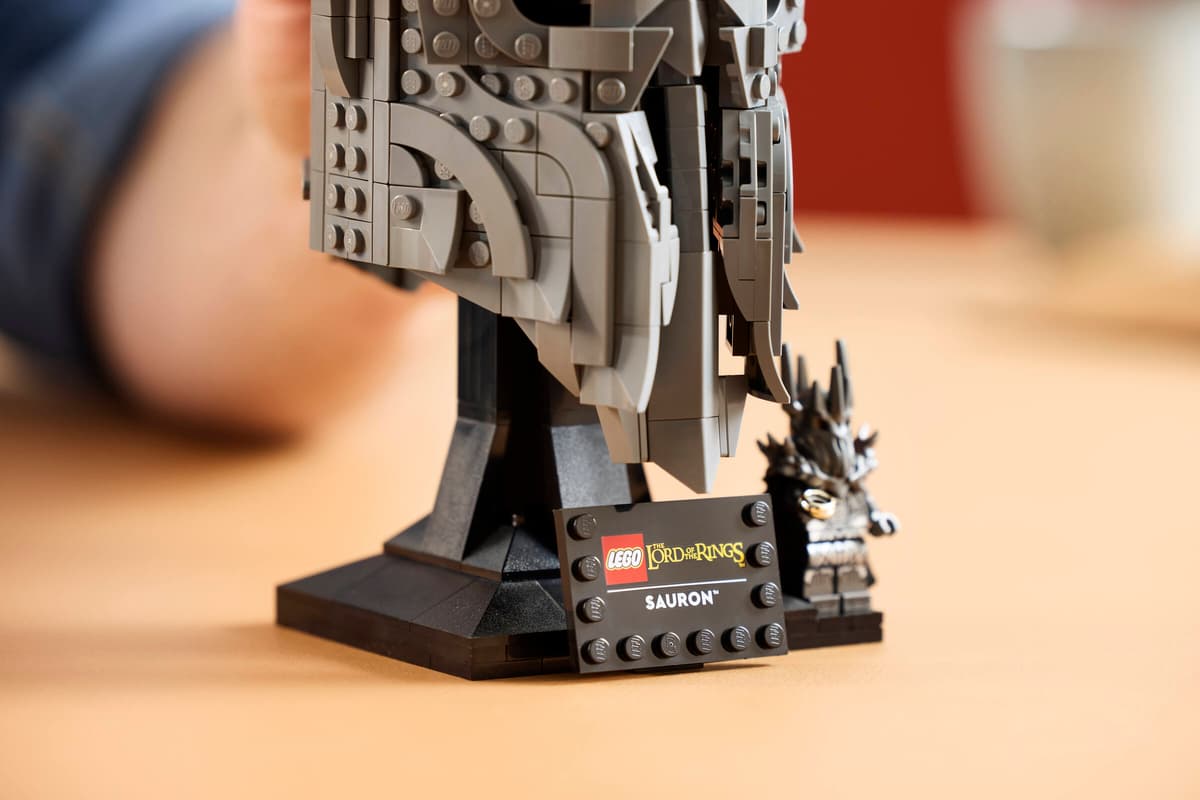 LEGO Icons The Lord of the Rings: Sauron’s Helmet 11373