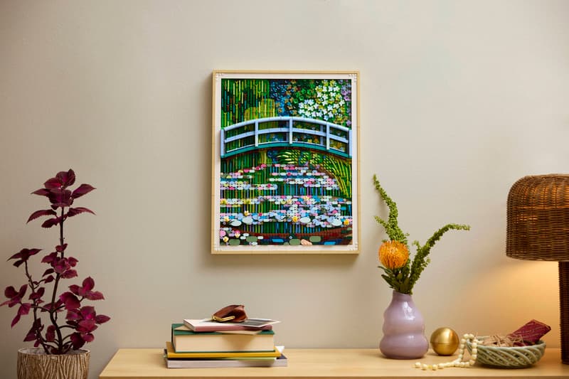 LEGO Art Claude Monet Bridge over a Pond of Water Lilies Set 31220