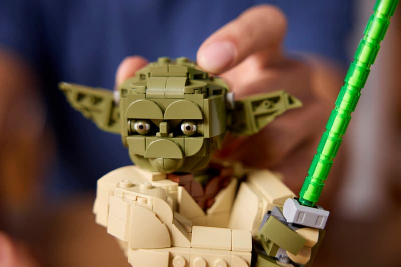LEGO Star Wars Attack of the Clones™ Yoda™ Bust - Collectable Building Set for Adults - 75438