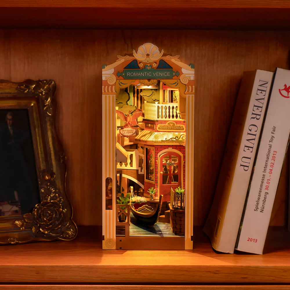 Rolife Romantic Venice DIY Book Nook Kit