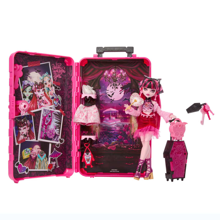 Monster High Skulltimate Secrets Gore-Geous Oasis Draculawa