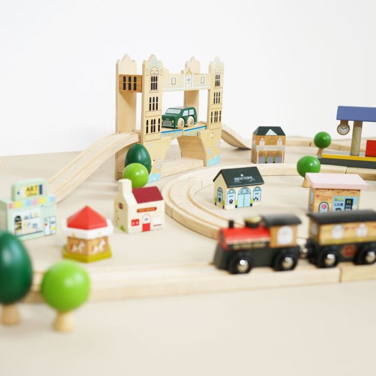 Le Toy Van London Train Set 120pc
